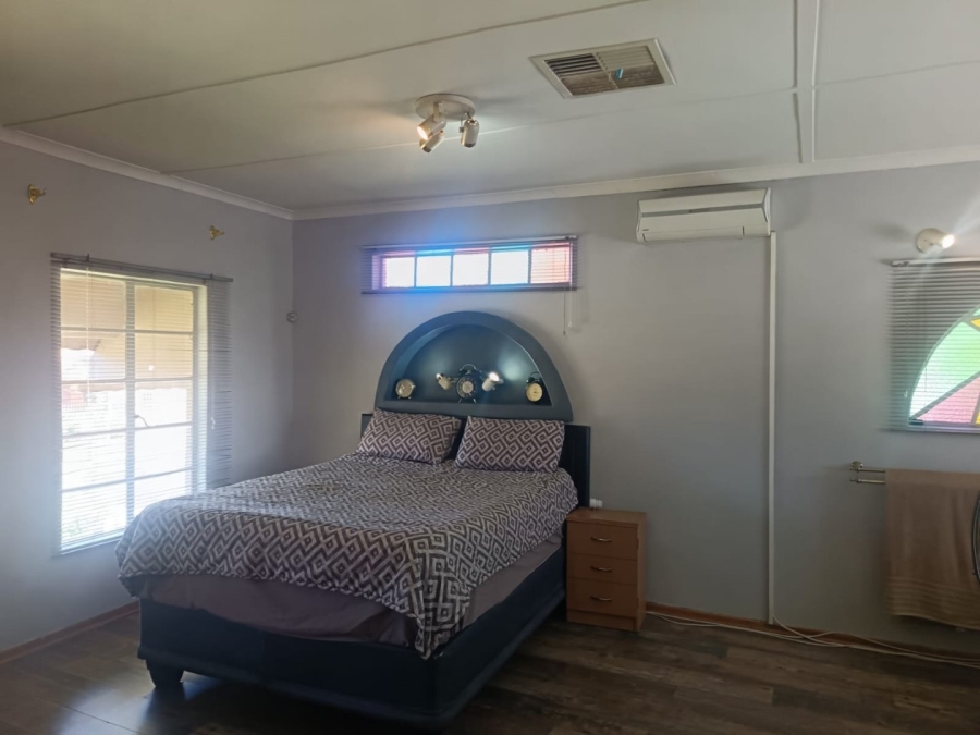 4 Bedroom Property for Sale in Rhodesdene Northern Cape